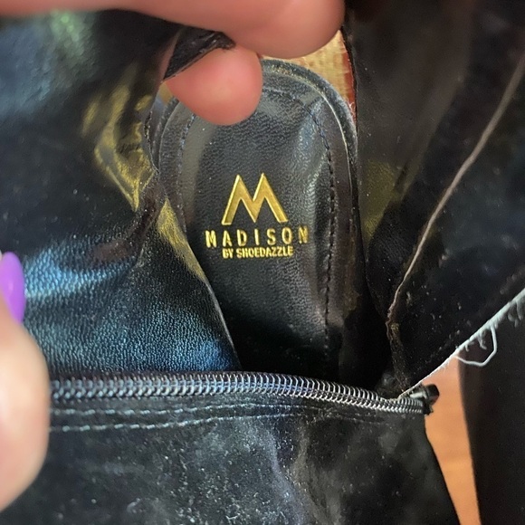 Black peek a boo heels with open heel and red and black ruffle size 71/2 - Picture 5 of 8